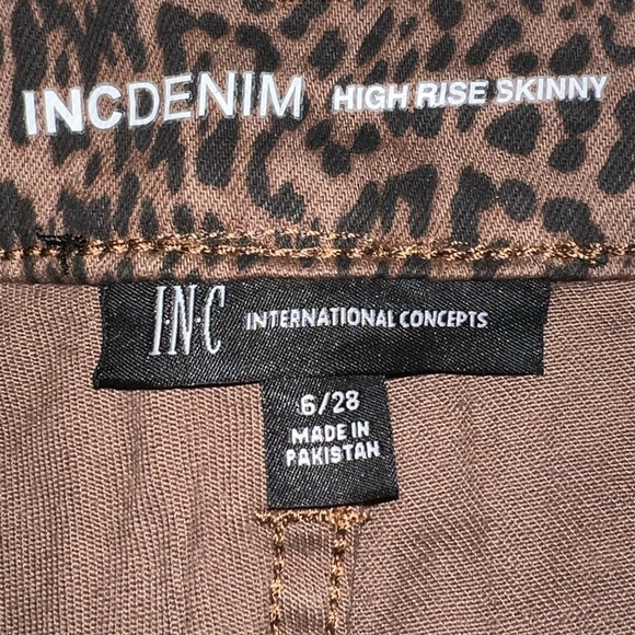 INCDenim - Animal Print Skinny Jeans - Size 6/28 - Picture 5 of 8